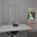 Semesterbostad Seaside In Kardiani/giannaki Bay - Agnes's *